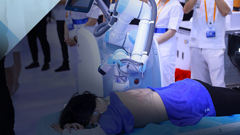 Advantech hỗ trợ AUBO Robotics phát triển robot massage và vật lý trị liệu
